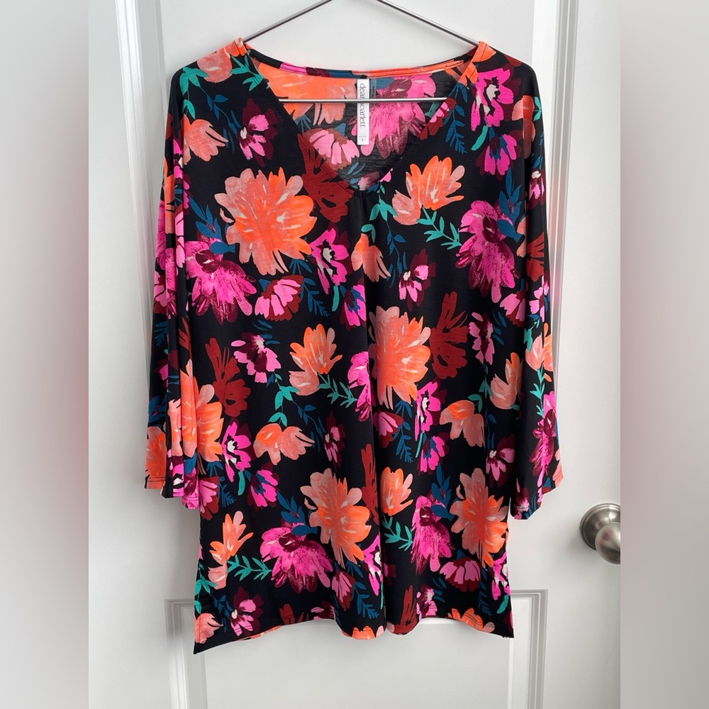 Dear Scarlett Vibrant Floral V-Neck Blouse 3/4 Inch Sleeves